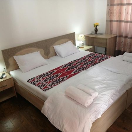 Anis-Pari Hotel Buchara Exteriör bild