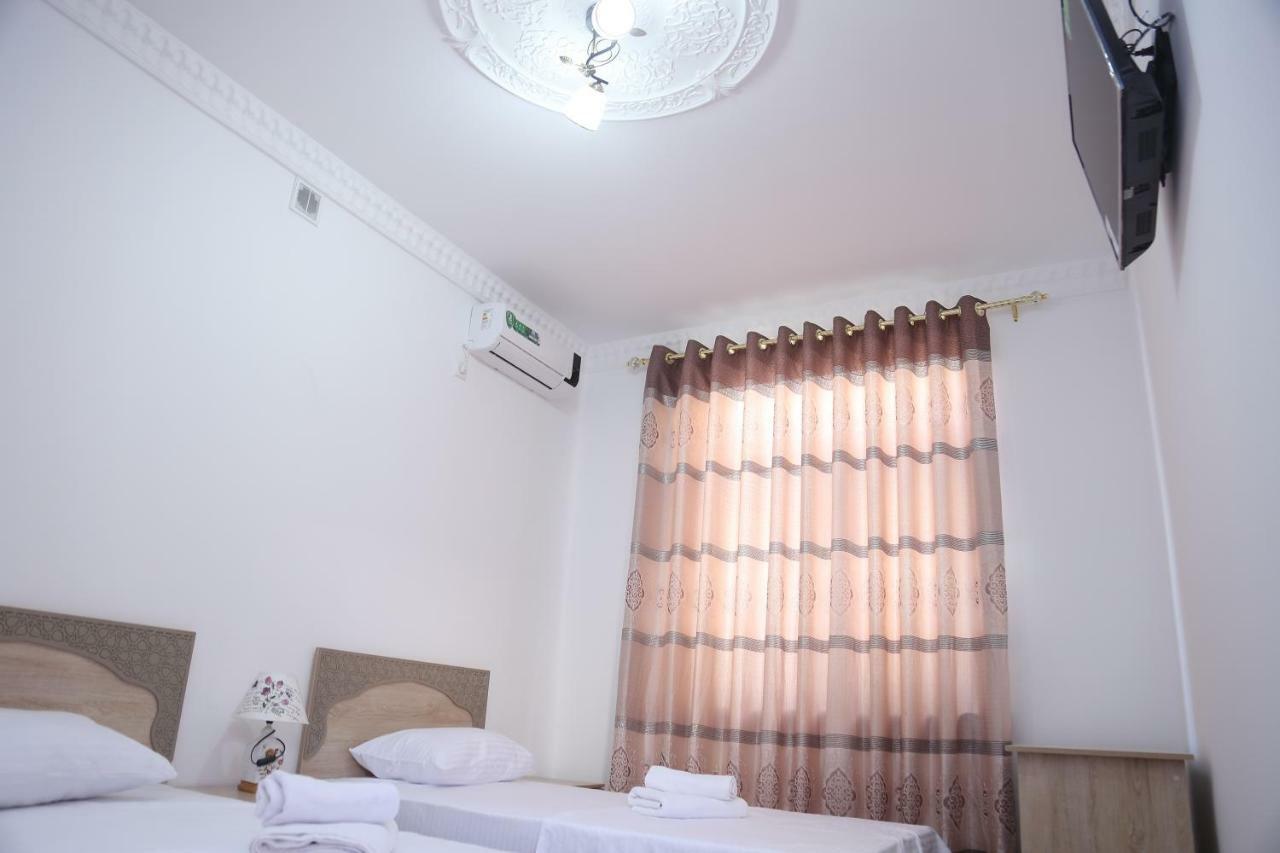 Anis-Pari Hotel Buchara Exteriör bild