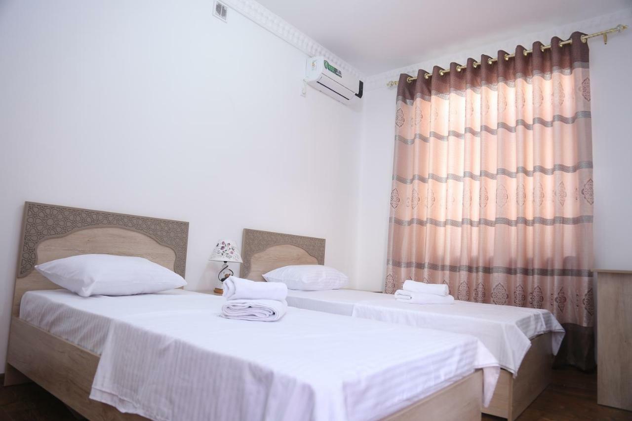 Anis-Pari Hotel Buchara Exteriör bild