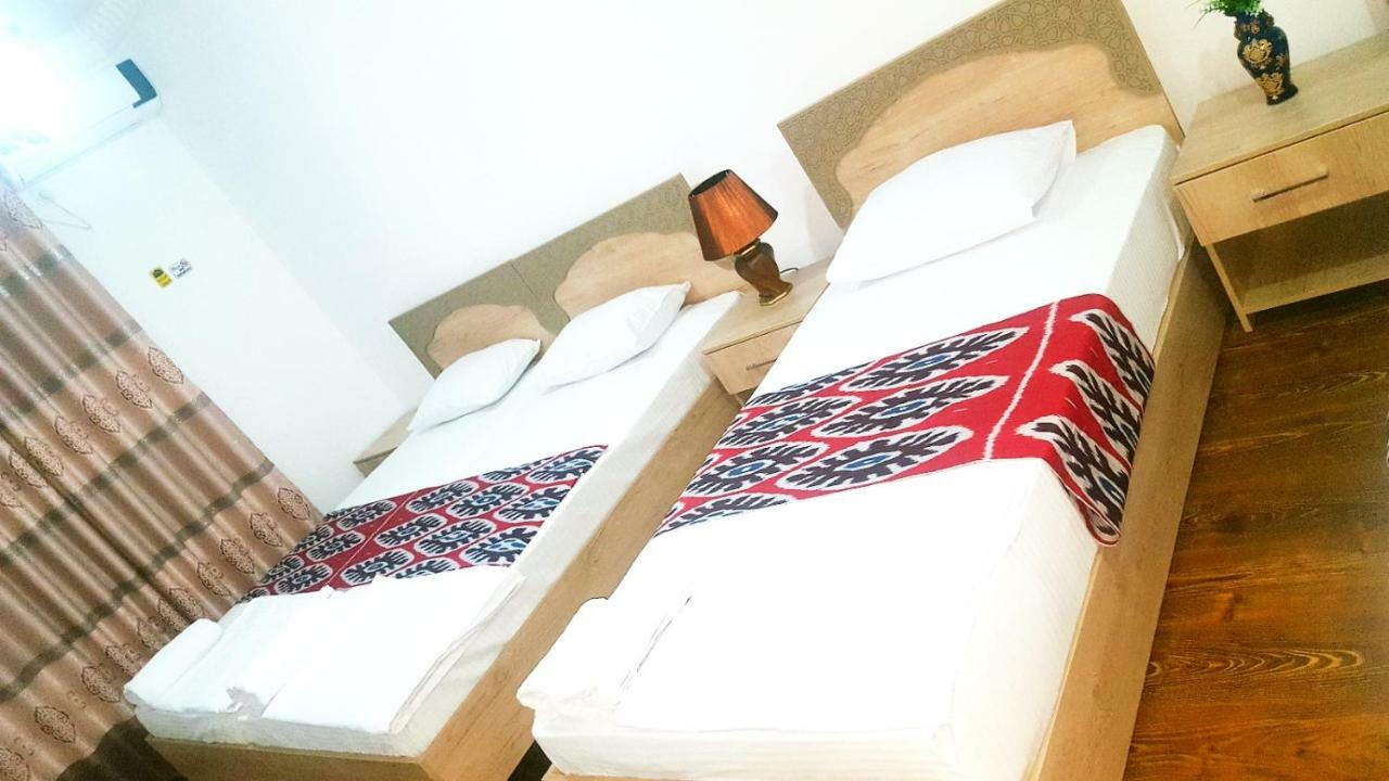 Anis-Pari Hotel Buchara Exteriör bild