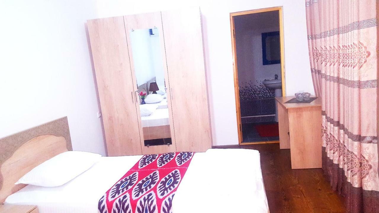 Anis-Pari Hotel Buchara Exteriör bild