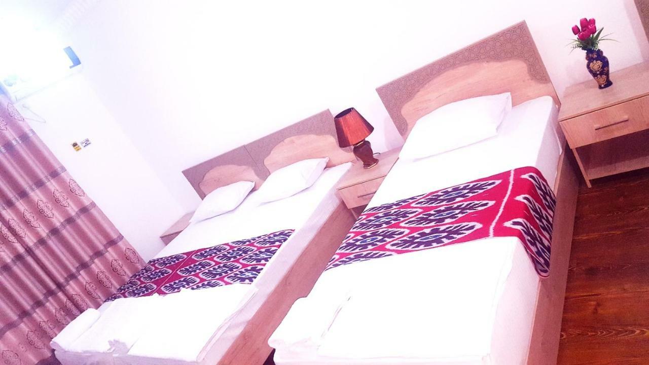 Anis-Pari Hotel Buchara Exteriör bild