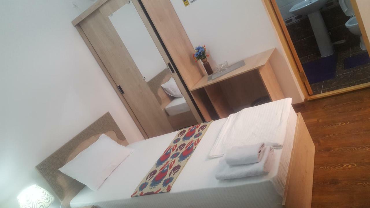 Anis-Pari Hotel Buchara Exteriör bild