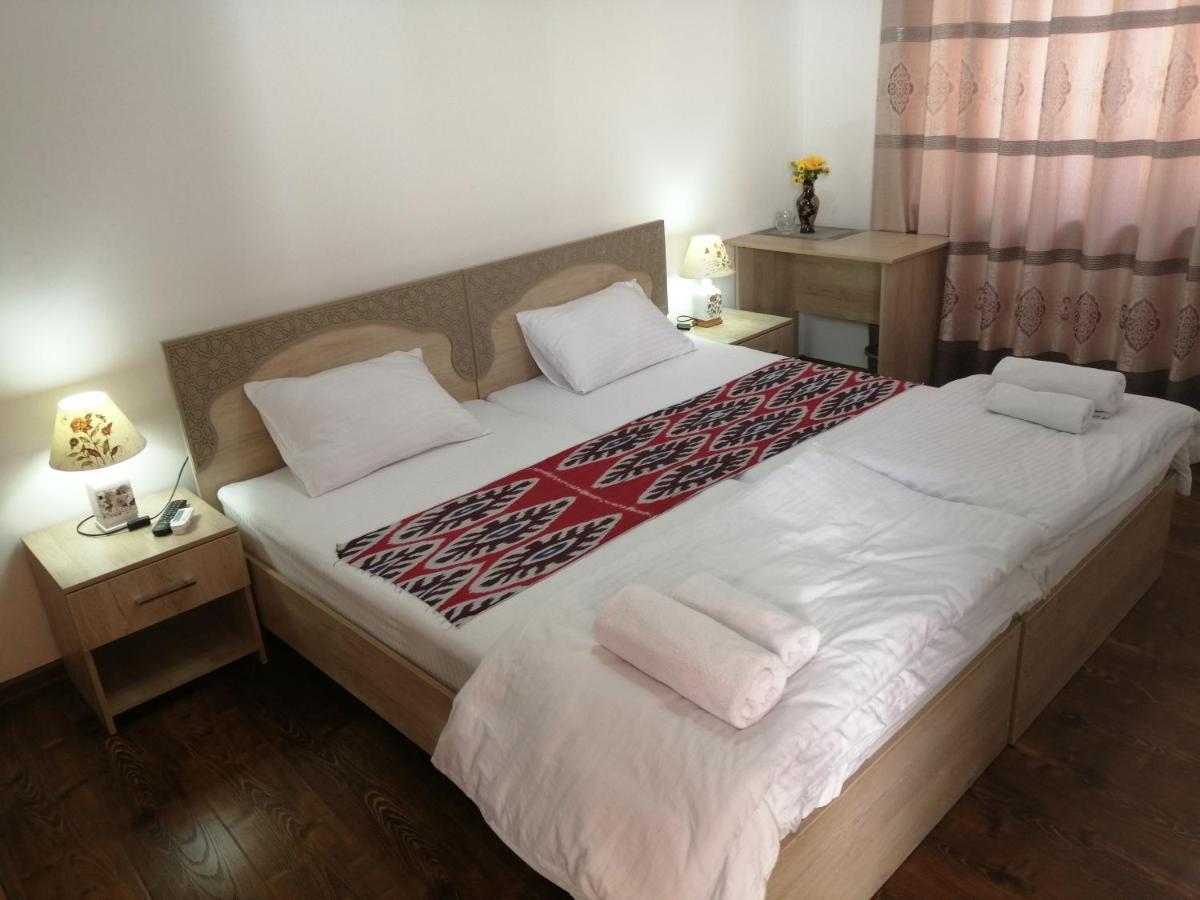 Anis-Pari Hotel Buchara Exteriör bild